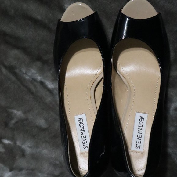 Steve Madden Black Peep Toe Heels - Picture 1 of 5